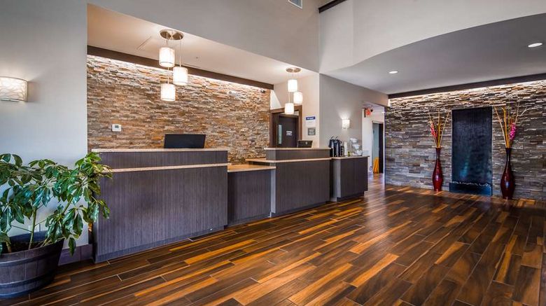 <b>Best Western Travelers Rest/Greenville Lobby</b>. Images powered by <a href="https://iceportal.shijigroup.com/" title="IcePortal" target="_blank">IcePortal</a>.