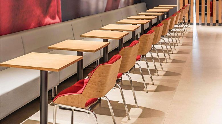 <b>Ibis Chapeco Restaurant</b>. Images powered by <a href="https://iceportal.shijigroup.com/" title="IcePortal" target="_blank">IcePortal</a>.