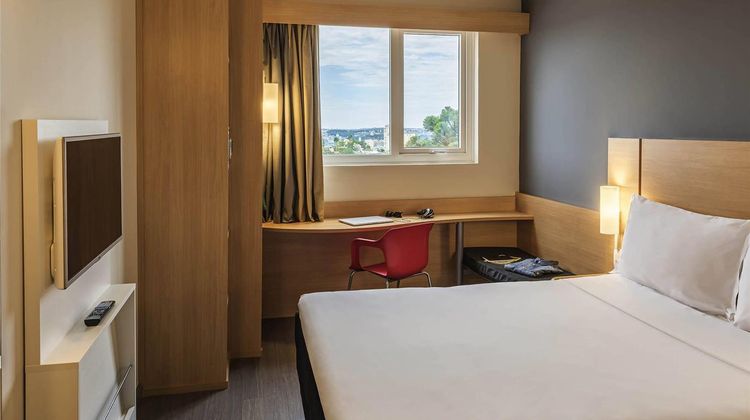 Ibis Chapeco Room