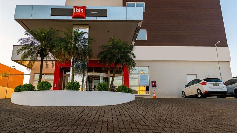 Ibis Chapeco Exterior. Images powered by <a href="https://iceportal.shijigroup.com" target="_blank" rel="noopener">Ice Portal</a>.
