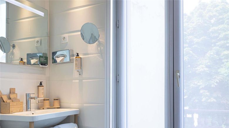 <b>Mercure Paris Saint Cloud Hippodrome Room</b>. Images powered by <a href="https://iceportal.shijigroup.com/" title="IcePortal" target="_blank">IcePortal</a>.