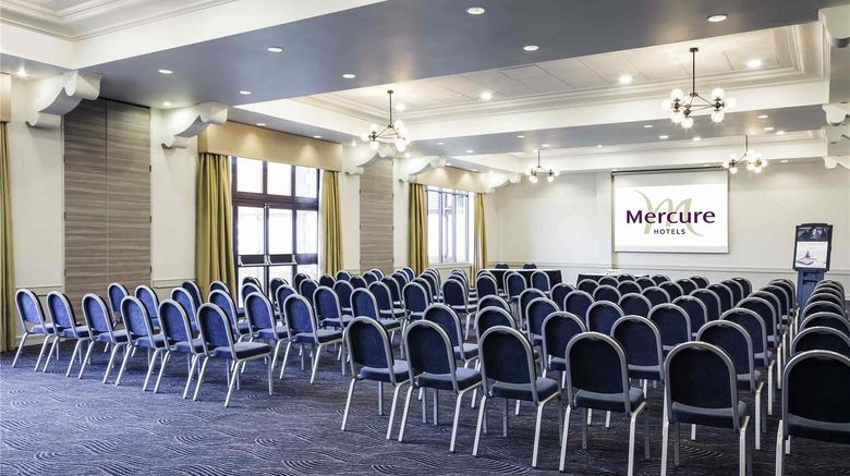 <b>Mercure Dartford Brands Hatch Hotel Meeting</b>. Images powered by <a href="https://iceportal.shijigroup.com/" title="IcePortal" target="_blank">IcePortal</a>.