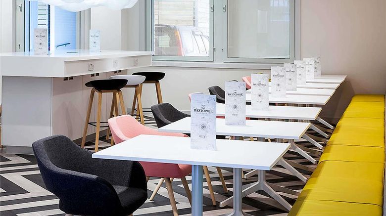 <b>Ibis Styles London Heathrow Airport Restaurant</b>. Images powered by <a href="https://iceportal.shijigroup.com/" title="IcePortal" target="_blank">IcePortal</a>.