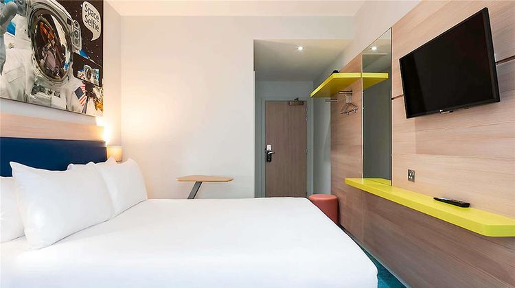 Ibis Styles London Heathrow Airport Room