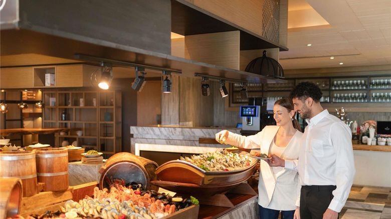 <b>Novotel Bangkok Sukhumvit 20 Restaurant</b>. Images powered by <a href="https://iceportal.shijigroup.com/" title="IcePortal" target="_blank">IcePortal</a>.
