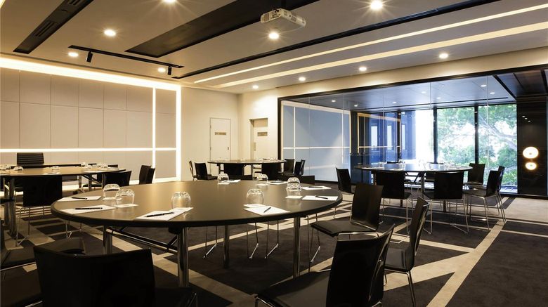 <b>Pullman Sydney Airport Hotel Meeting</b>. Images powered by <a href="https://iceportal.shijigroup.com/" title="IcePortal" target="_blank">IcePortal</a>.