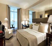 Hotel Francois 1er Room