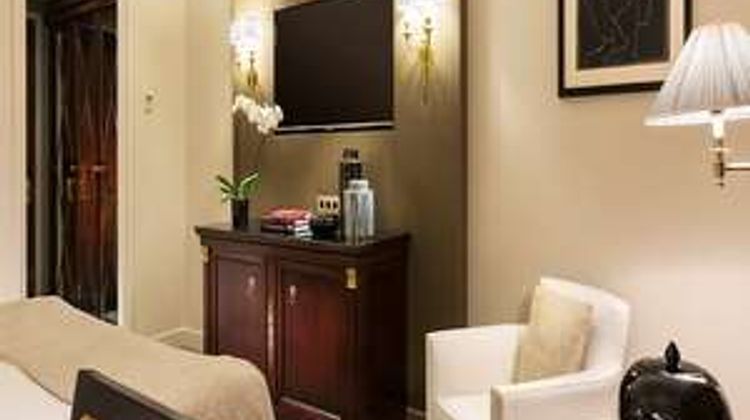 Hotel Francois 1er Room