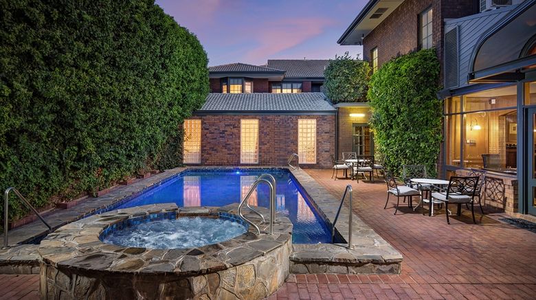 <b>Adelaide Inn Pool</b>. Images powered by <a href="https://iceportal.shijigroup.com/" title="IcePortal" target="_blank">IcePortal</a>.