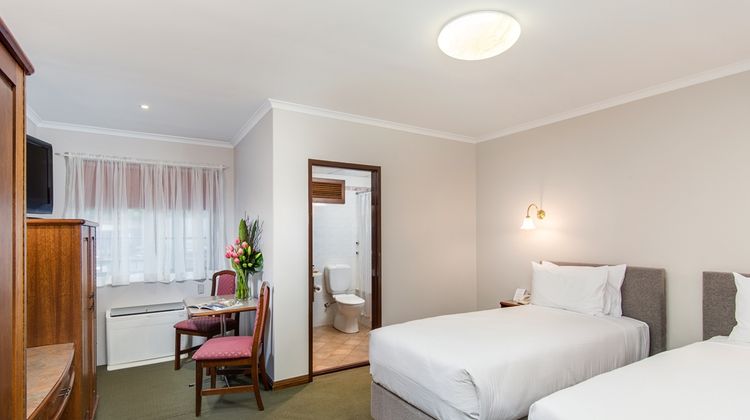 Adelaide Inn Room