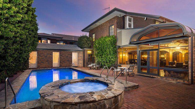 <b>Adelaide Inn Pool</b>. Images powered by <a href="https://iceportal.shijigroup.com/" title="IcePortal" target="_blank">IcePortal</a>.
