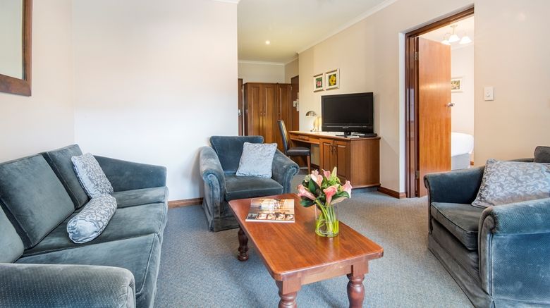 <b>Adelaide Inn Suite</b>. Images powered by <a href="https://iceportal.shijigroup.com/" title="IcePortal" target="_blank">IcePortal</a>.
