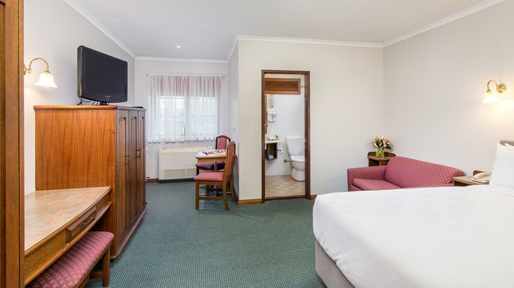 Adelaide Inn Room