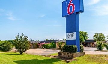 Motel 6 Natchitoches