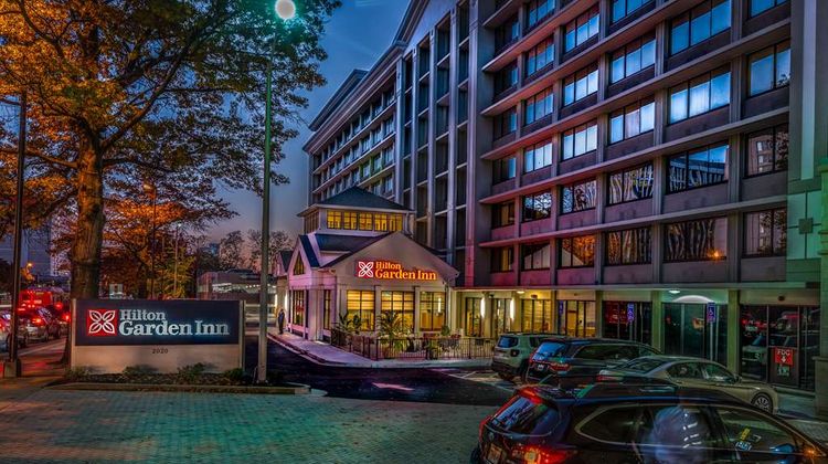 Hilton Garden Inn Reagan Natl Airport Exterior