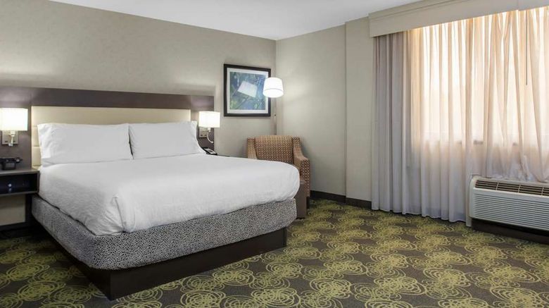 <b>Hilton Garden Inn Reagan Natl Airport Room</b>. Images powered by <a href="https://iceportal.shijigroup.com/" title="IcePortal" target="_blank">IcePortal</a>.