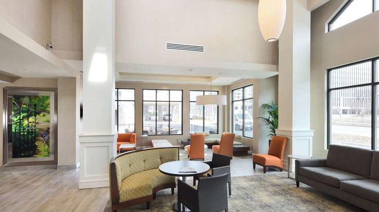 <b>Hilton Garden Inn Reagan Natl Airport Lobby</b>. Images powered by <a href="https://iceportal.shijigroup.com/" title="IcePortal" target="_blank">IcePortal</a>.