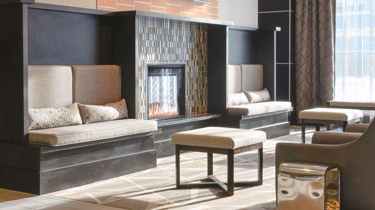 Hampton Inn & Suites Worcester Lobby