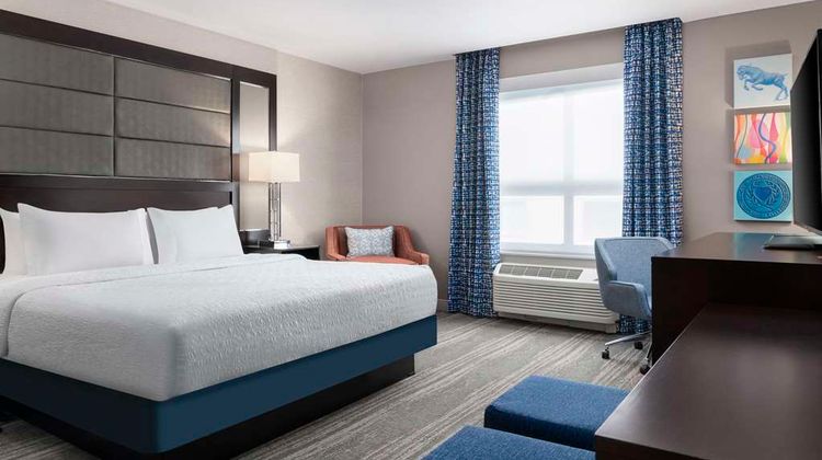 Hampton Inn & Suites Worcester Room