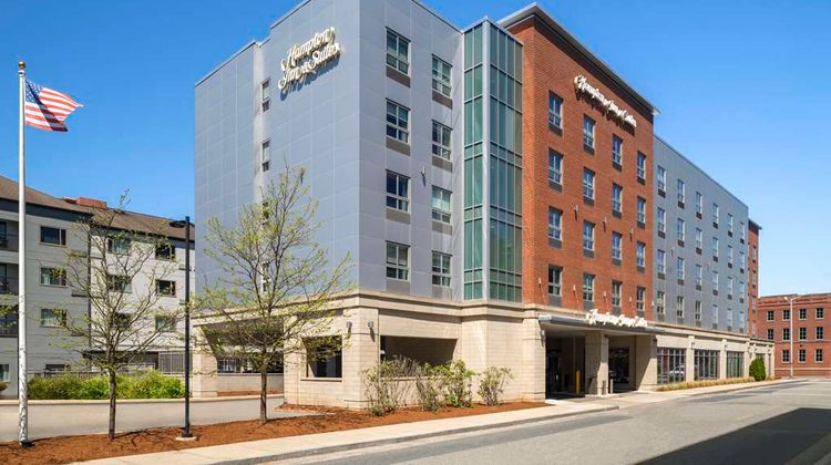 Hampton Inn & Suites Worcester Exterior