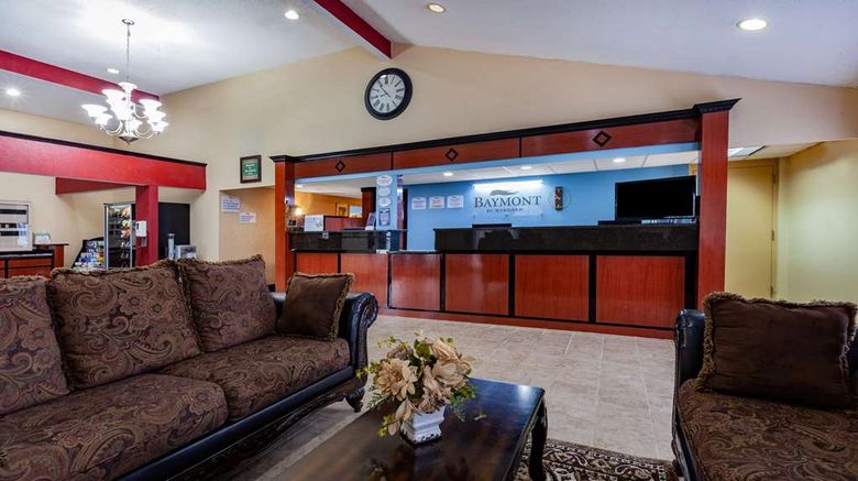 <b>Baymont Inn & Suites Perrysburg Lobby</b>. Images powered by <a href="https://iceportal.shijigroup.com/" title="IcePortal" target="_blank">IcePortal</a>.