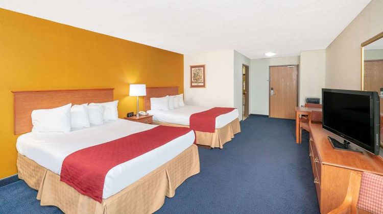Baymont by Wyndham Albany Suite