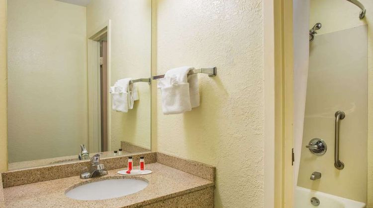 Days Inn Florence Near Civic Center Room