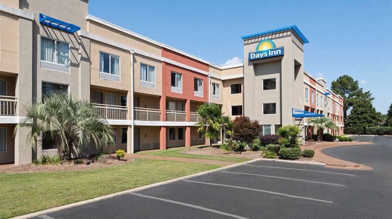 <b>Days Inn Florence Near Civic Center Exterior</b>. Images powered by <a href="https://iceportal.shijigroup.com/" title="IcePortal" target="_blank">IcePortal</a>.
