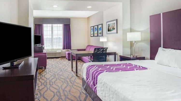 La Quinta Inn & Suites Luling Suite