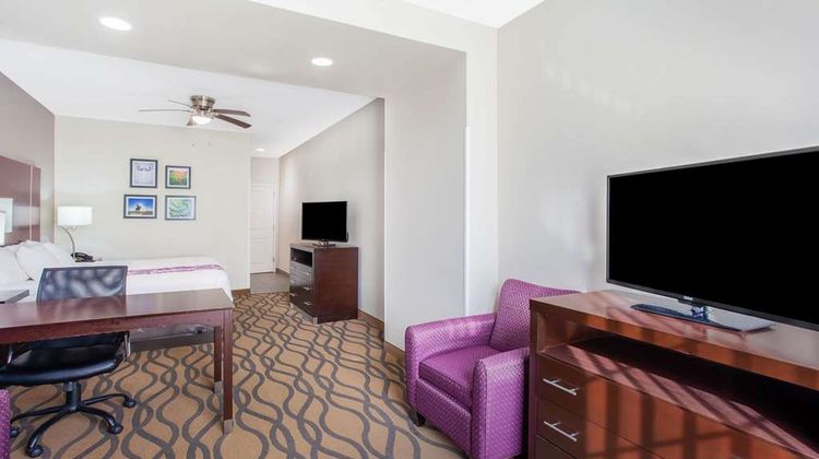 La Quinta Inn & Suites Luling Suite