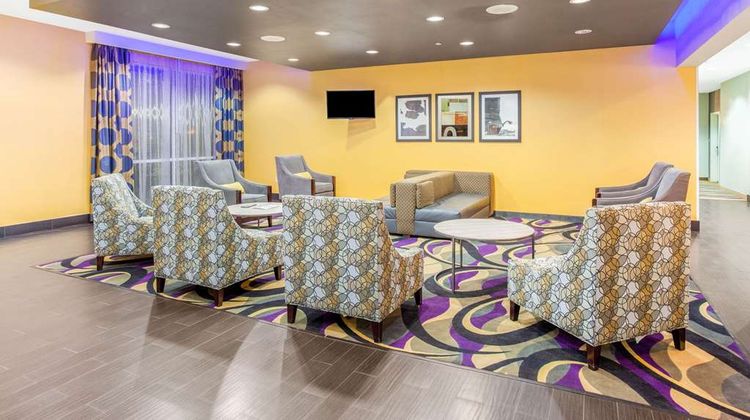 La Quinta Inn & Suites Luling Lobby
