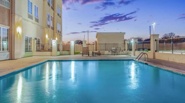 La Quinta Inn & Suites Luling Pool