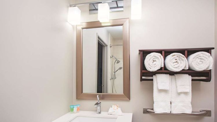 La Quinta Inn & Suites Rockford Room