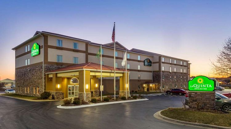 La Quinta Inn & Suites Rockford Exterior
