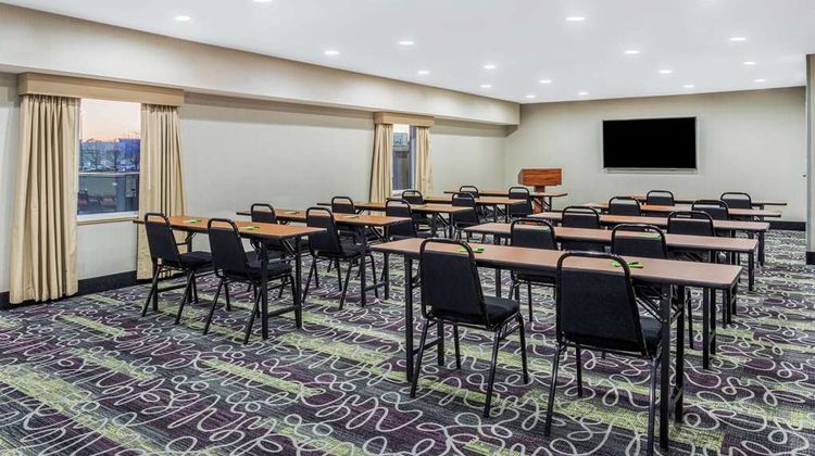 La Quinta Inn & Suites Rockford Meeting
