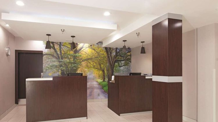 La Quinta Inn & Suites, Powell Lobby