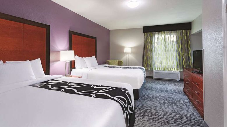 <b>La Quinta Inn & Suites, Powell Suite</b>. Images powered by <a href="https://iceportal.shijigroup.com/" title="IcePortal" target="_blank">IcePortal</a>.