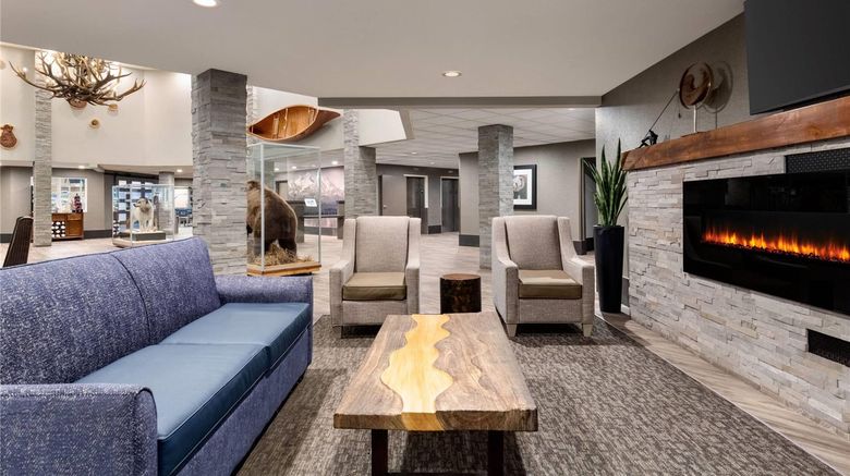 <b>La Quinta Inn & Suites Fairbanks Airport Lobby</b>. Images powered by <a href="https://iceportal.shijigroup.com/" title="IcePortal" target="_blank">IcePortal</a>.