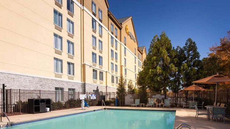 La Quinta Inn & Suites Atlanta Airport N Pool