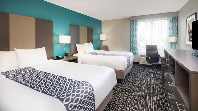 La Quinta Inn & Suites Atlanta Airport N Room