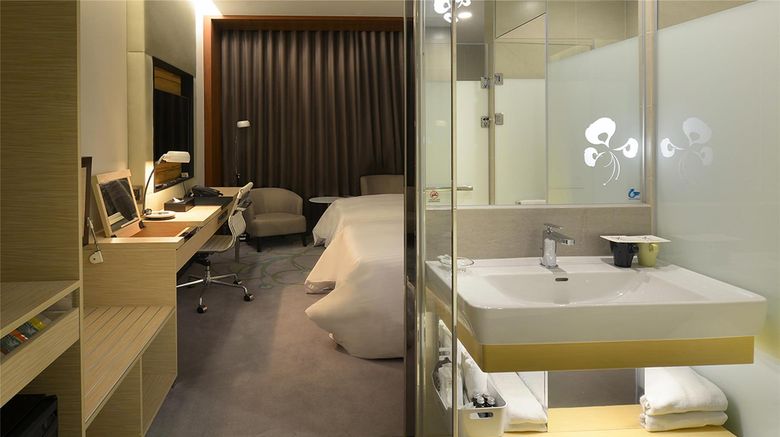 <b>Golden Tulip Glory Fine Hotel Room</b>. Images powered by <a href="https://iceportal.shijigroup.com/" title="IcePortal" target="_blank">IcePortal</a>.