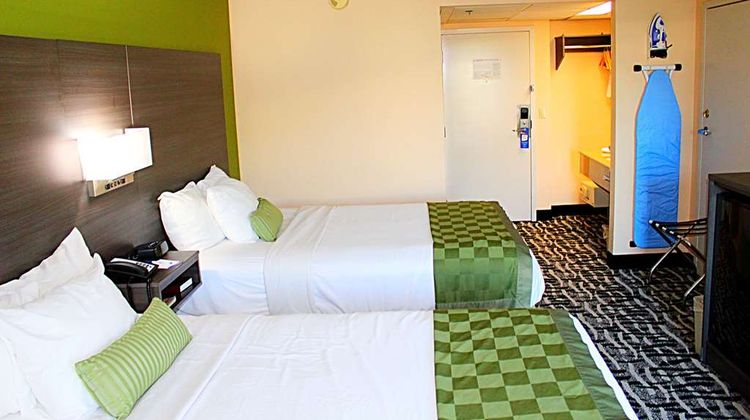 Baymont Inn & Suites Springfield Room