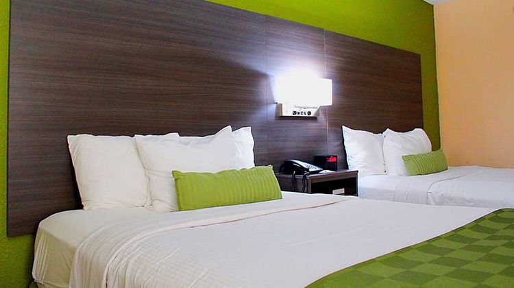 Baymont Inn & Suites Springfield Room