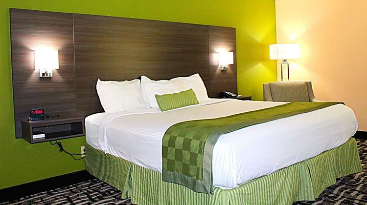 Baymont Inn & Suites Springfield Room