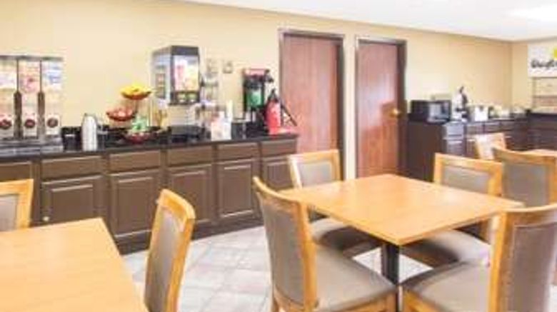<b>Days Inn Phenix City Restaurant</b>. Images powered by <a href="https://iceportal.shijigroup.com/" title="IcePortal" target="_blank">IcePortal</a>.