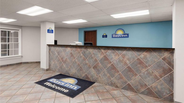 <b>Days Inn Phenix City Lobby</b>. Images powered by <a href="https://iceportal.shijigroup.com/" title="IcePortal" target="_blank">IcePortal</a>.