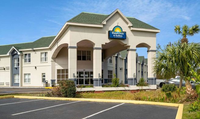 Days Inn Panama City Exterior