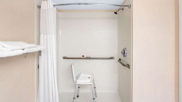 Days Inn Panama City Room