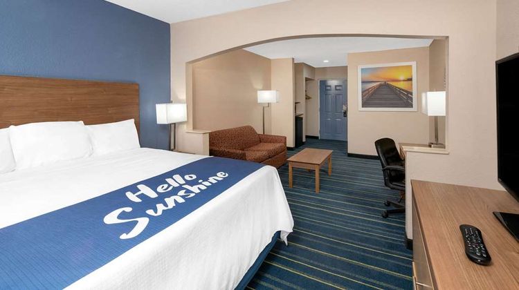 Days Inn Panama City Room