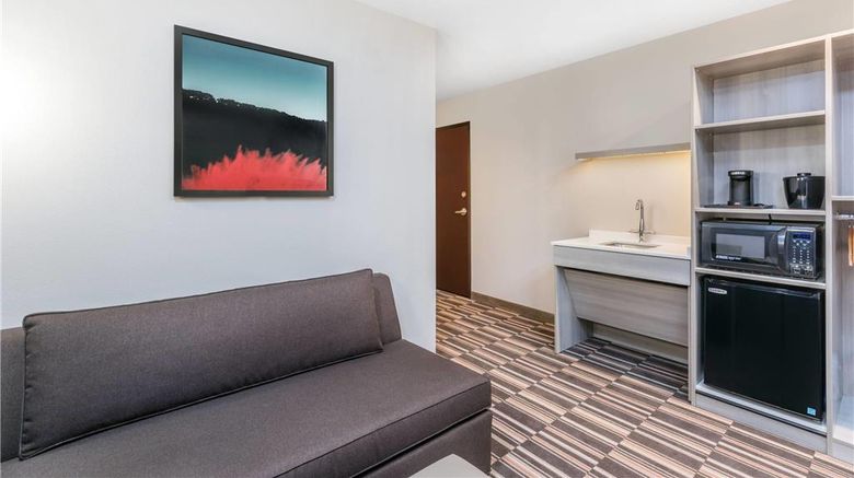<b>Microtel Inn & Suites by Wyndham Perry Room</b>. Images powered by <a href="https://iceportal.shijigroup.com/" title="IcePortal" target="_blank">IcePortal</a>.